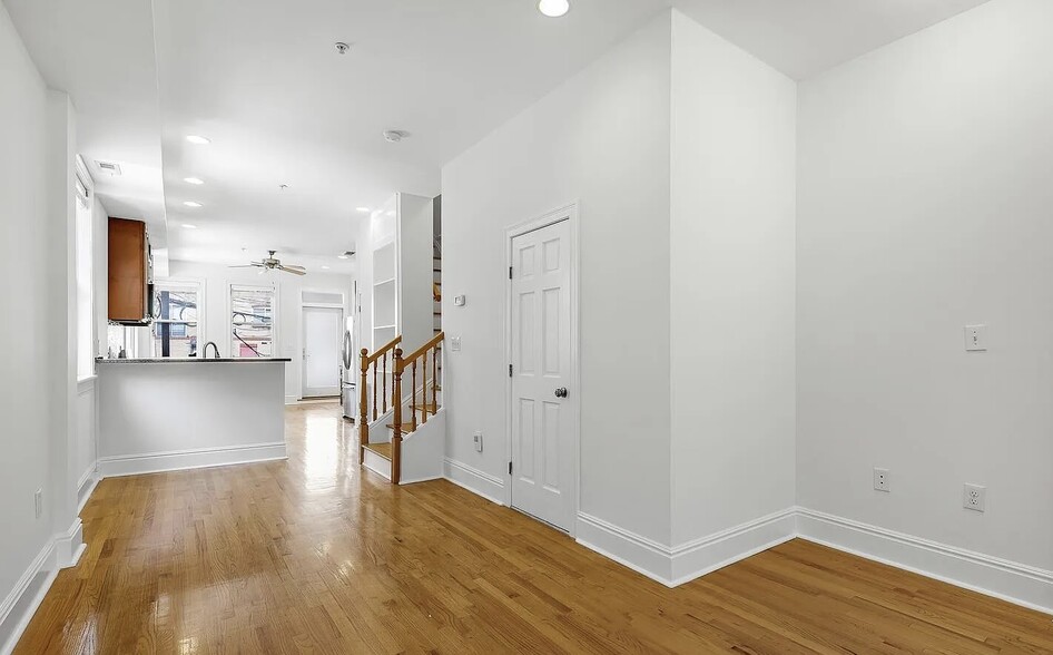 Building Photo - 2212 11th St NW