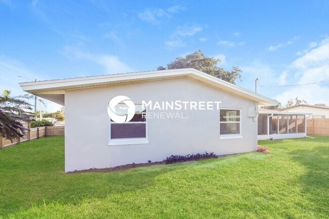 Building Photo - 4 Bedroom Pet-Friendly Home in MELBOURNE, ...