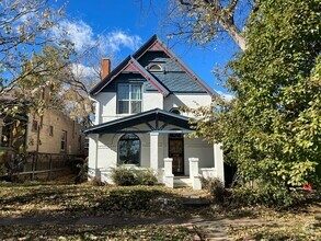 Building Photo - Remodeled and Updated Victorian in Five Po...