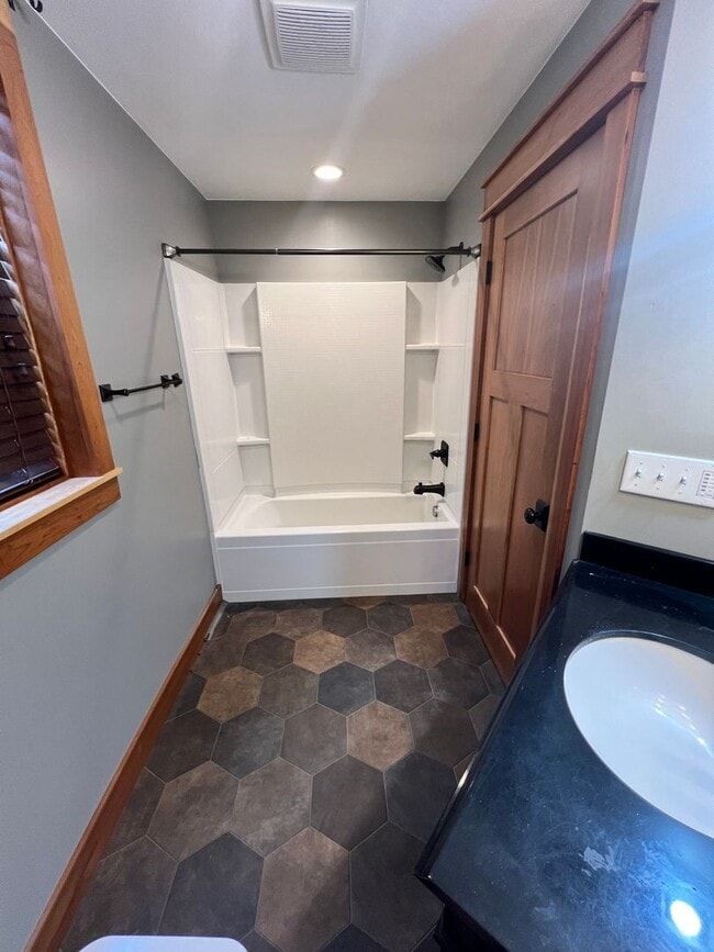 Building Photo - 1414 Jefferson St