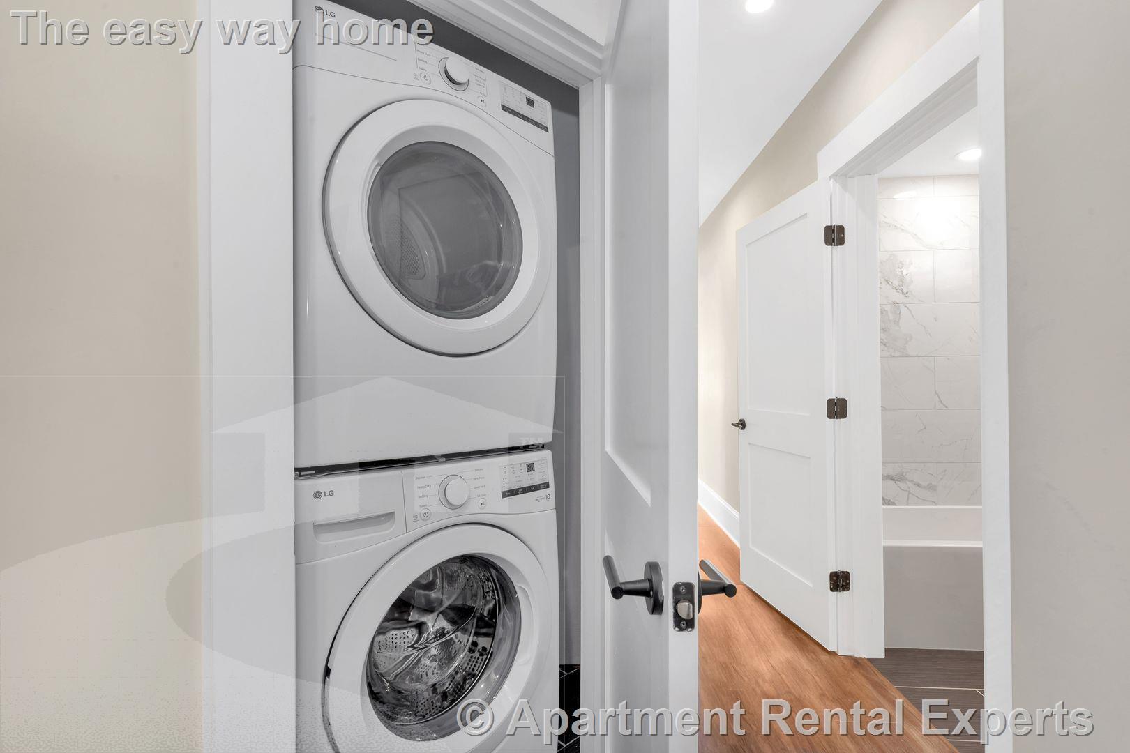 Building Photo - 105 School St