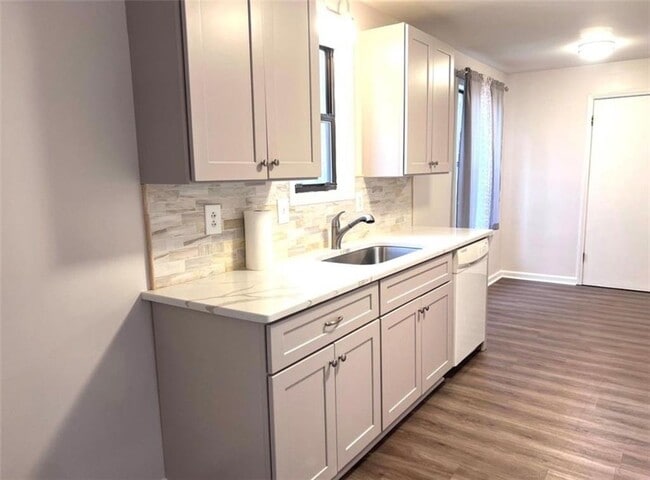 Building Photo - 125 Apple Valley Dr