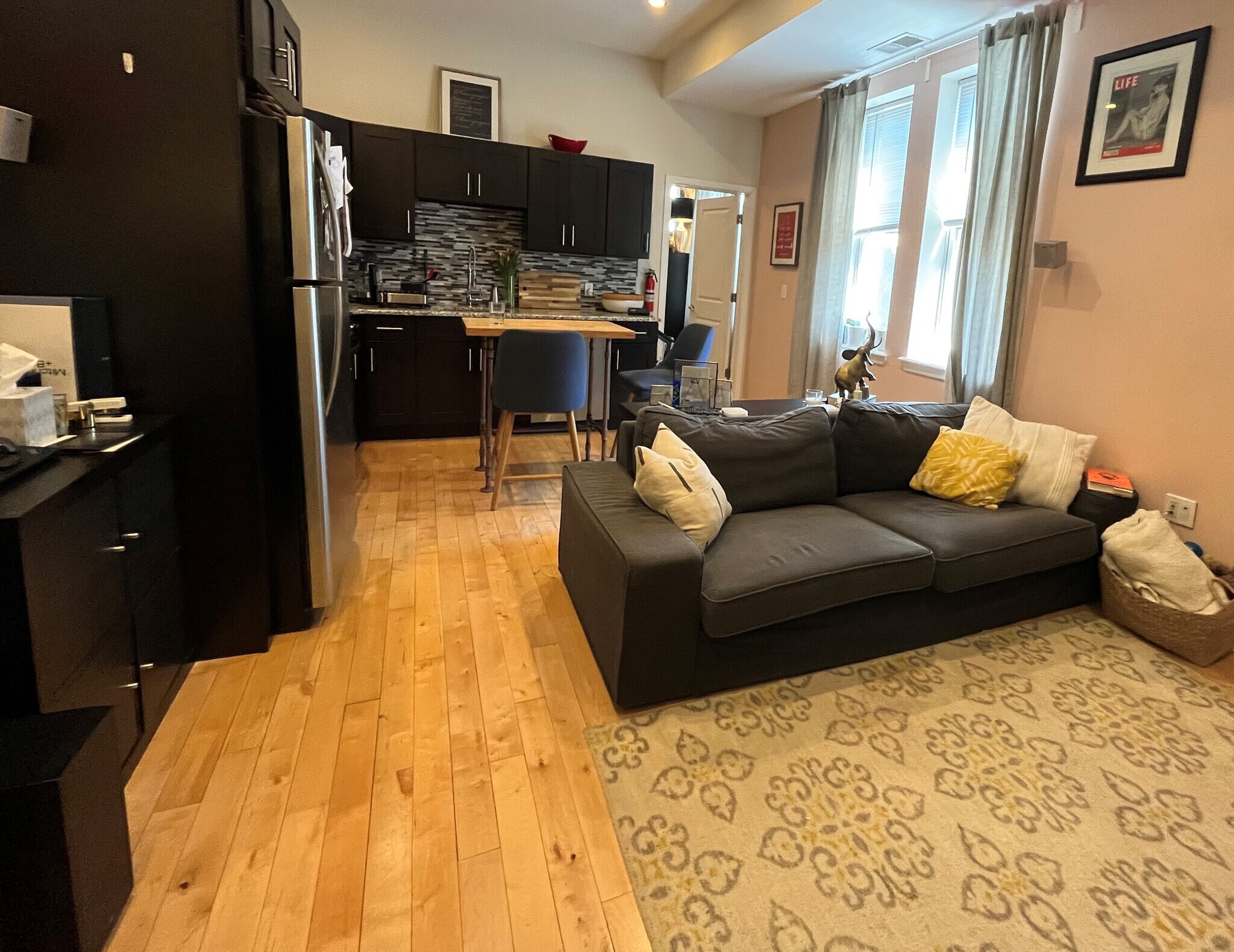 Building Photo - 317 6th S St