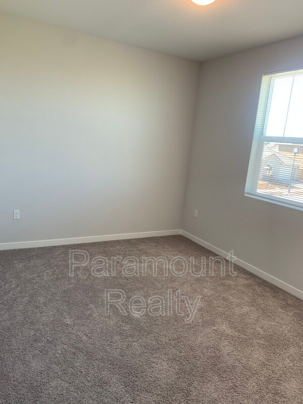 Building Photo - 886 Shearwater Rd