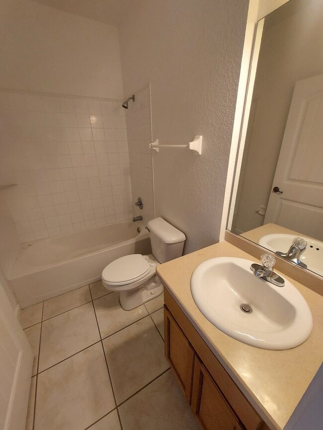 Building Photo - 2935 NE 7th St