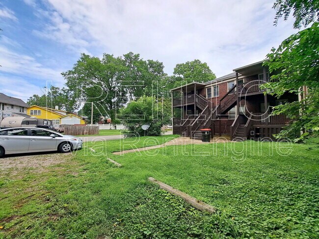Building Photo - 126 N Longworth Ave