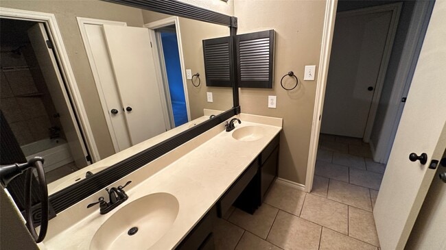 Building Photo - 8607 Knoll Forest Dr