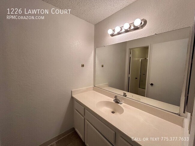 Building Photo - 1226 Lawton Ct