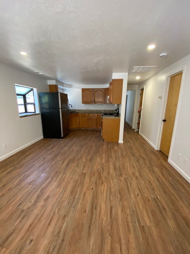 Building Photo - 1 Bedroom Home next to the Whitewater Park...