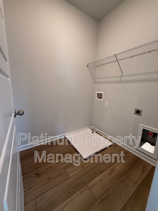 Building Photo - 1673 Dover Creek Ln