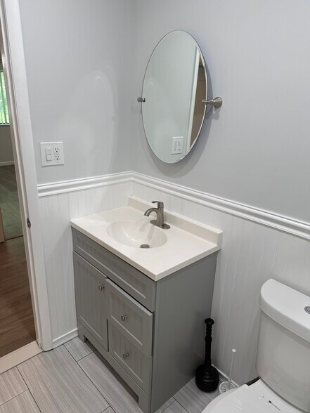 Building Photo - 203 Springmeadow Dr