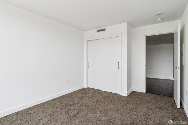 Building Photo - 718 Long Bridge St