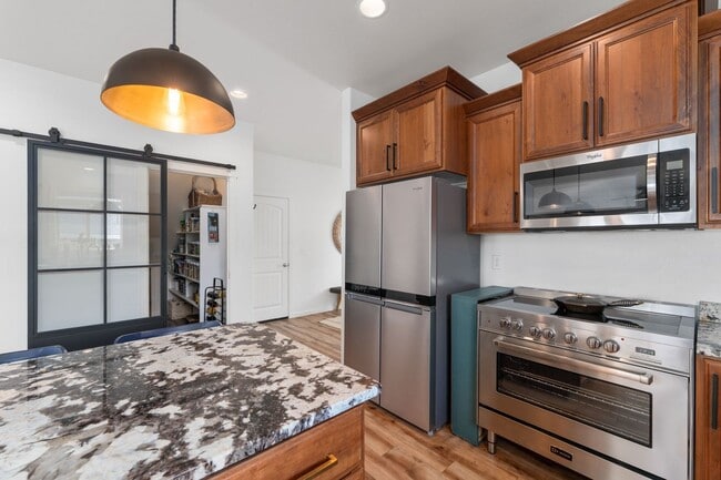 Building Photo - 3 Bedroom, 2 Bath Home