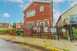 Building Photo - 1926 S Shelby Ct