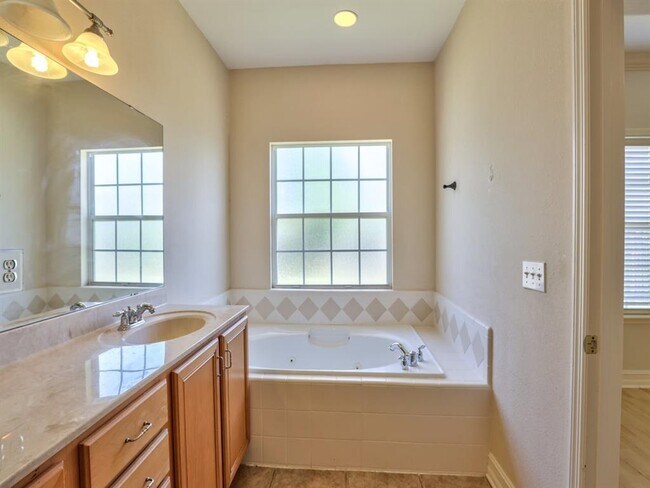 Building Photo - 3336 Cameron Chase Dr