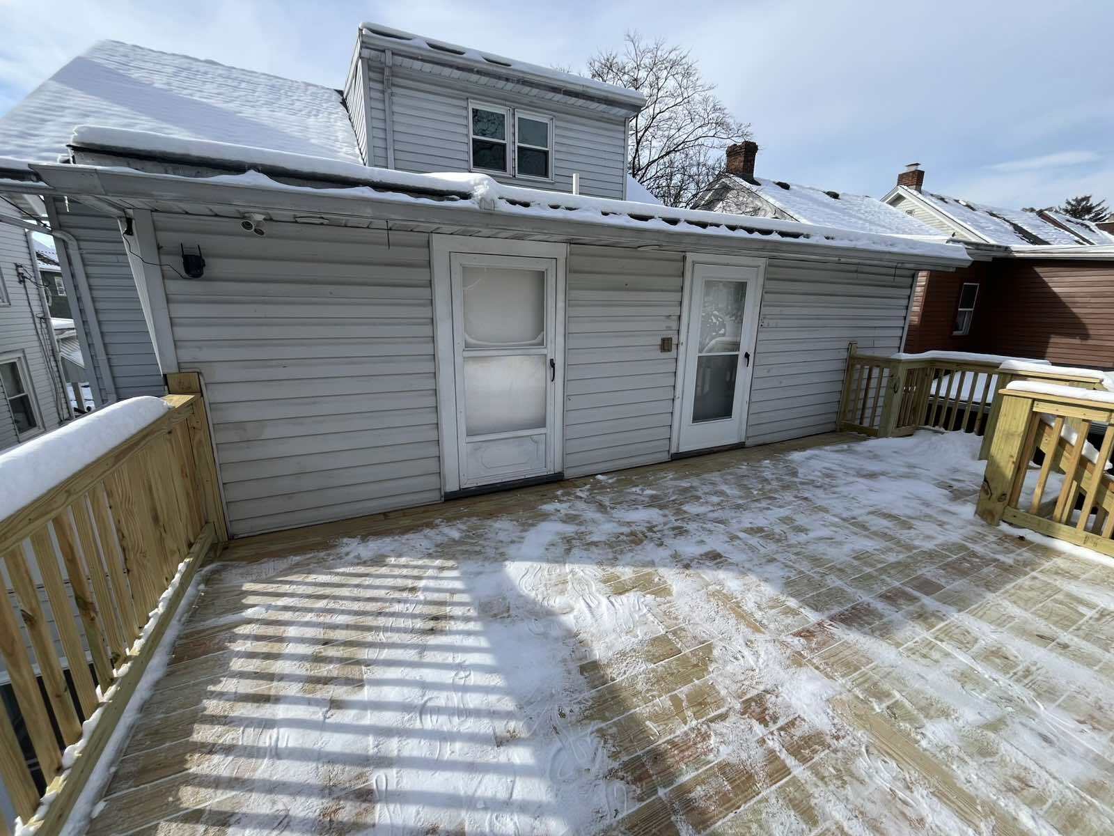 Wooden deck - 335 1st St