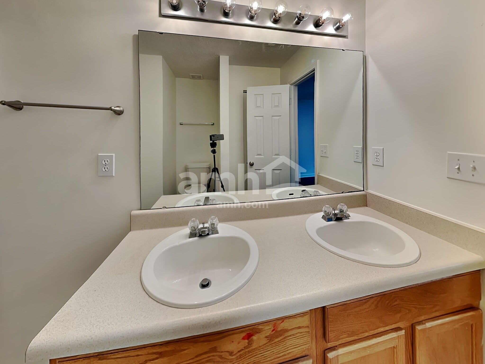 Building Photo - 411 Revis Creek Ct