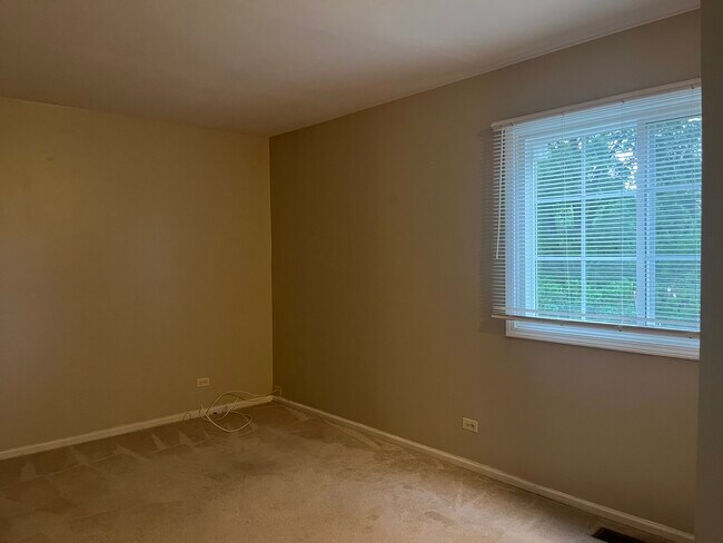 Building Photo - 1208 Duke Ct