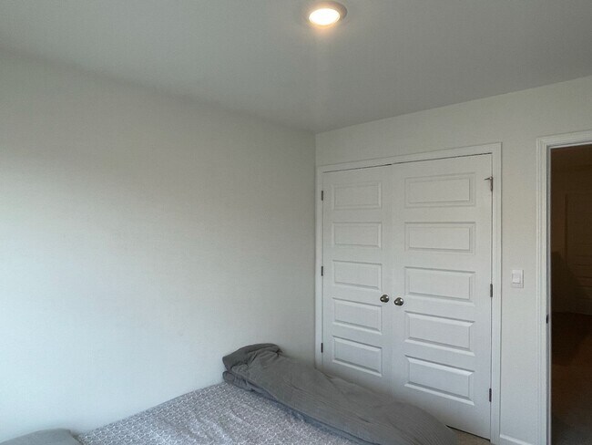 Building Photo - 6203 Honeybell Aly
