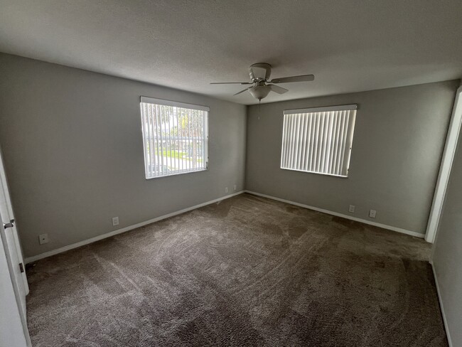 Building Photo - 5 Wisteria Dr