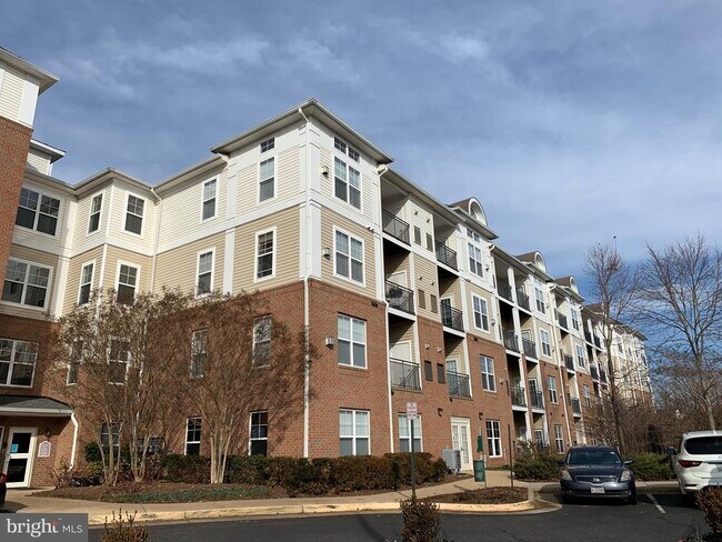 Building Photo - 3840 Lightfoot St
