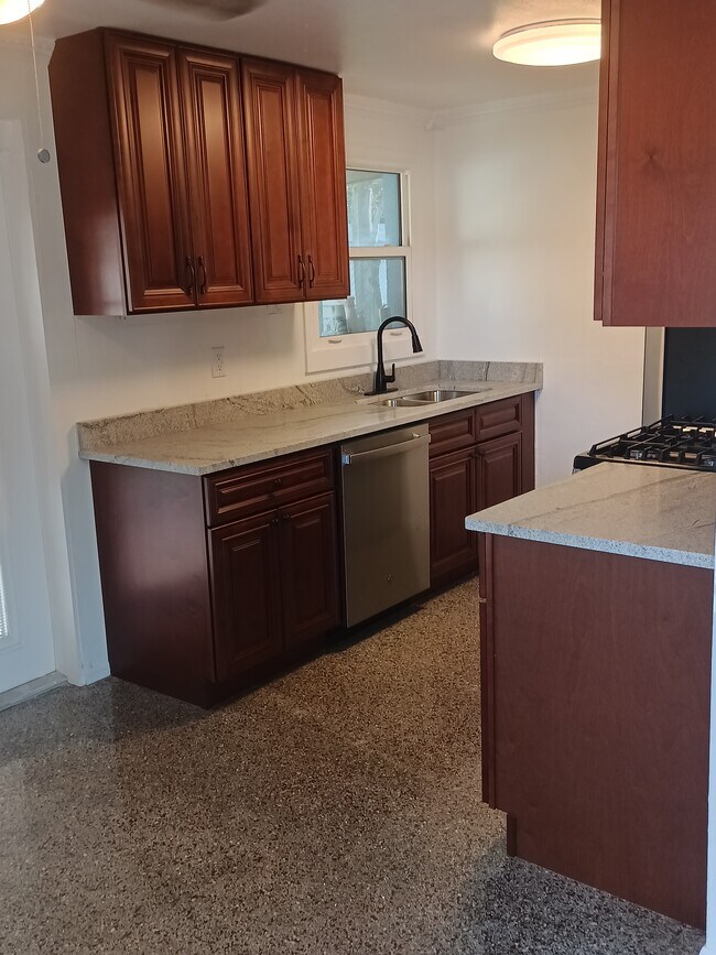 Primary Photo - 9098 Southern Comfort Dr