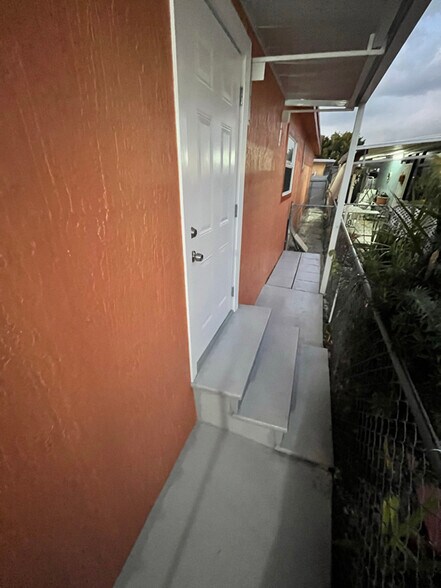 Building Photo - 12921 SW 10th Terrace