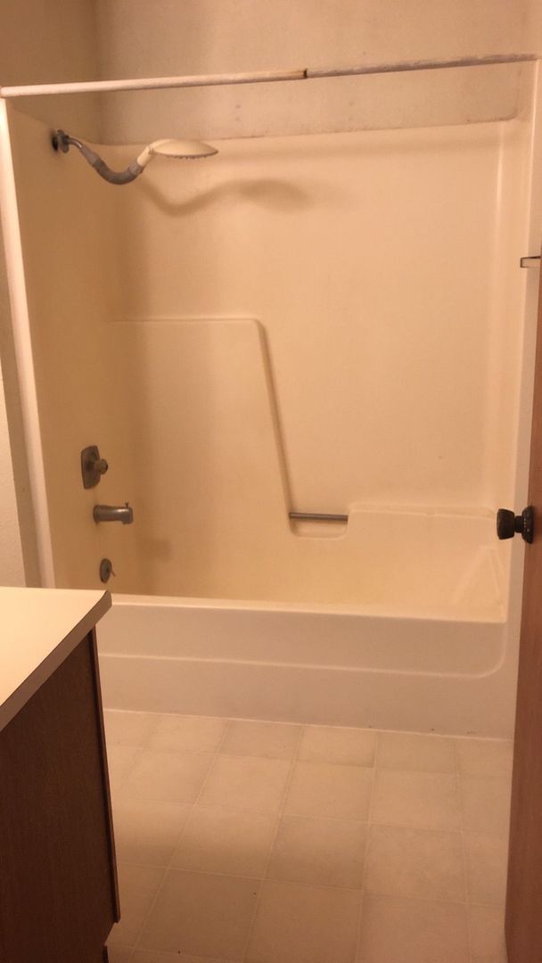 Building Photo - 2005 NE Terre View Dr