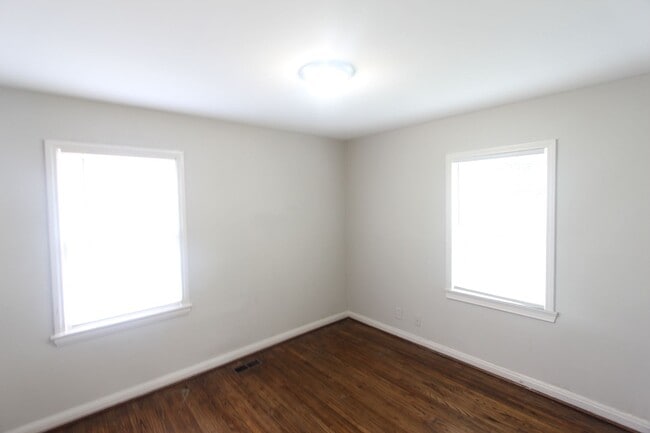 Building Photo - New On The Market! Fresh New Updates!! Better Hurry To See This One!!