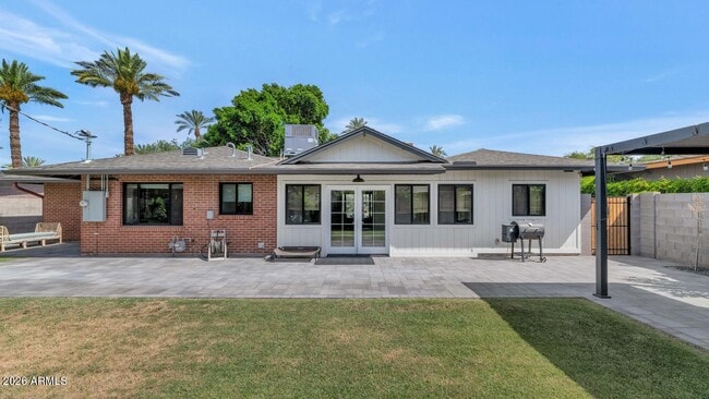 Building Photo - 103 W Palmcroft Dr