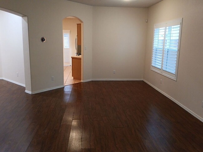 Building Photo - Single Family Home