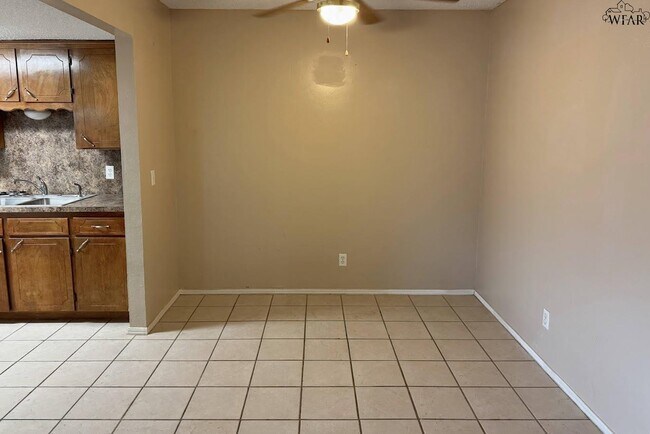 Building Photo - 1901 Wenonah Ave