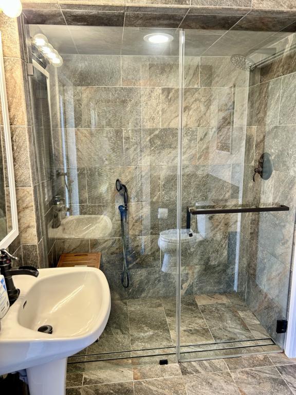 Building Photo - 337 ME-133