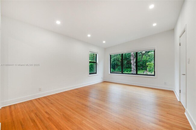 Building Photo - 8050 SW 98th Terrace