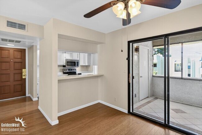 Building Photo - Bright and Modern 1Bdm 1Ba Condo Near Downtown Scottsdale!