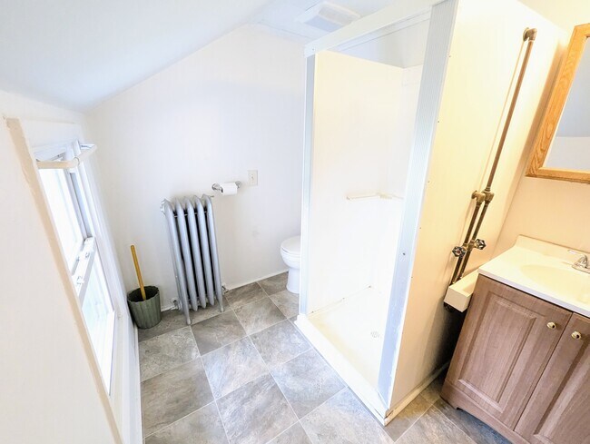 Building Photo - 116 Cushing St