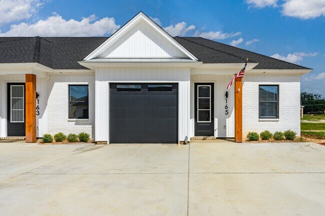 Building Photo - 317 Indigo Ln