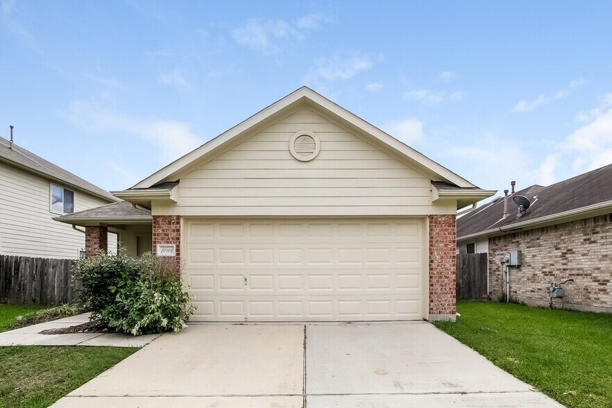 Primary Photo - 20106 Leafpark Ln