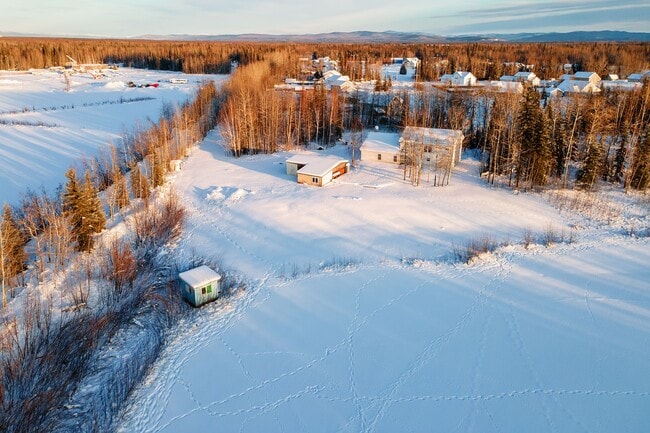 Building Photo - Spacious 5 Bedroom Home on 6 Acres – North Pole, Alaska