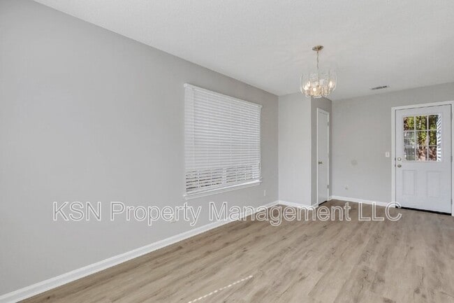 Building Photo - 129 Finn Cir