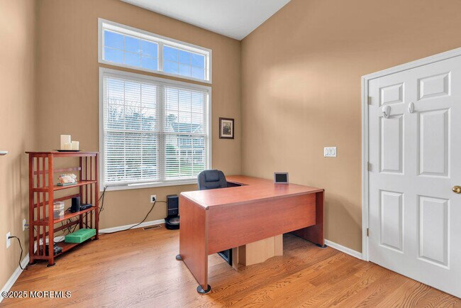 Building Photo - 17 Trumbull Ct
