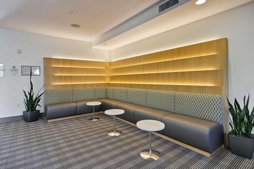 Building Photo - 1725 S Bascom Ave