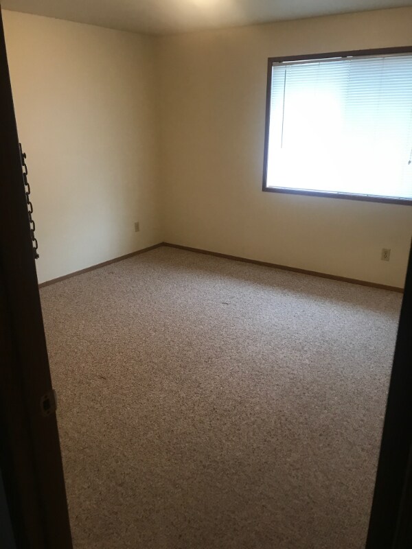 Building Photo - 506 4th Ave SE