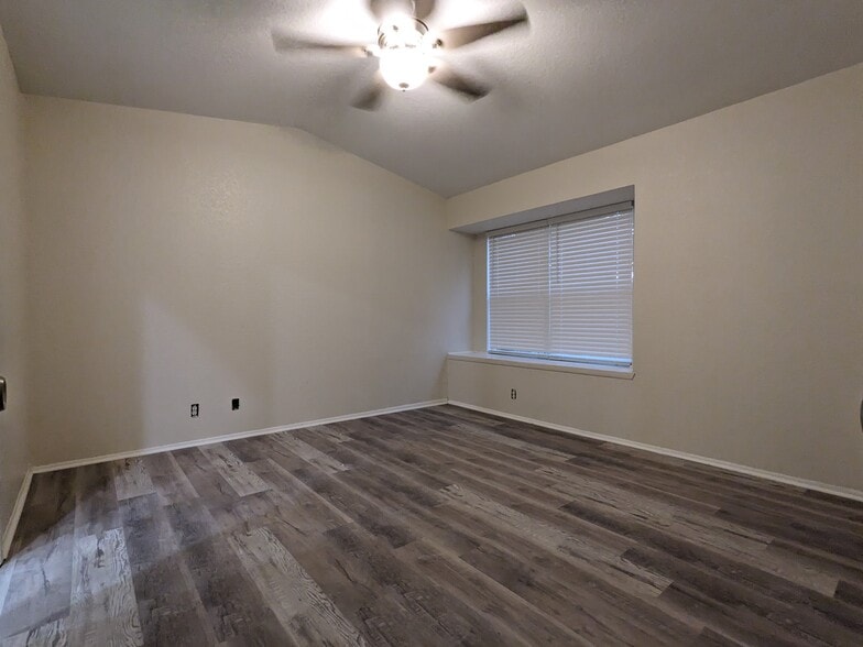 Master Bedroom - 2521 Corian Glen Dr
