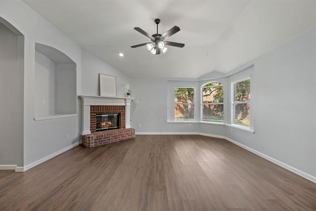 Building Photo - 3605 Villanova Dr