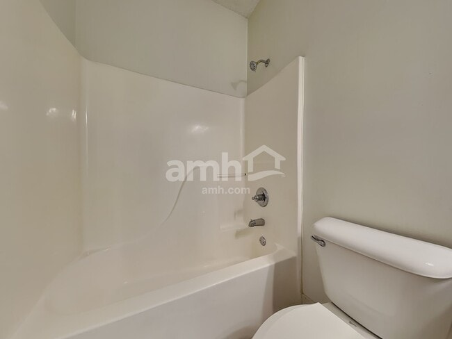 Building Photo - 3864 Lake Village Cv