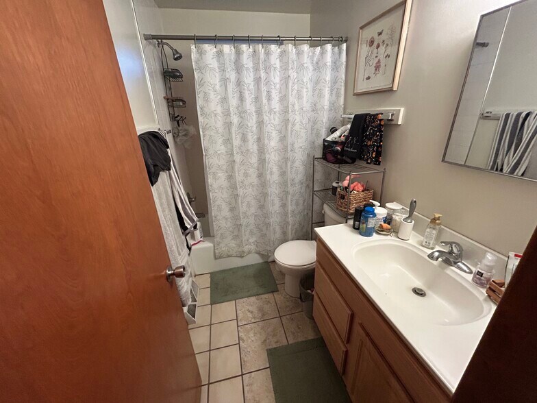 Building Photo - 1516 Starview Dr