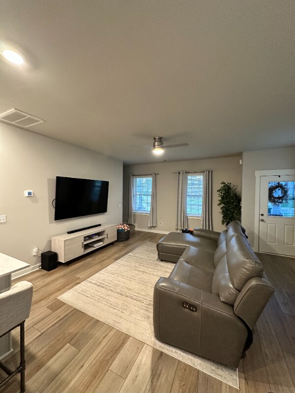 Building Photo - 2204 Hospitality Ln