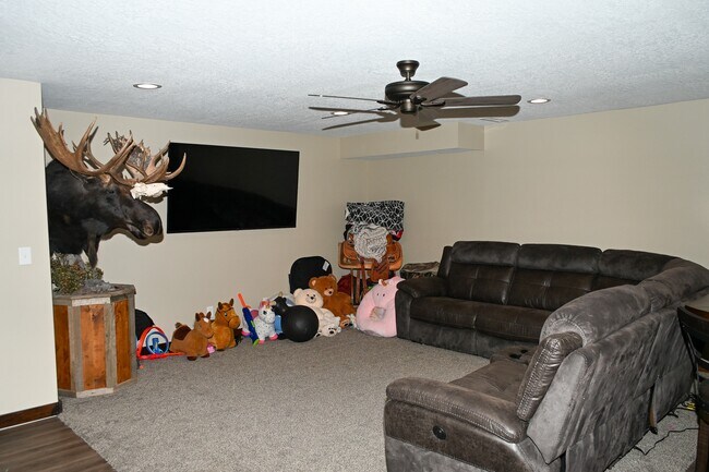 Building Photo - 788 S Hwy 66-