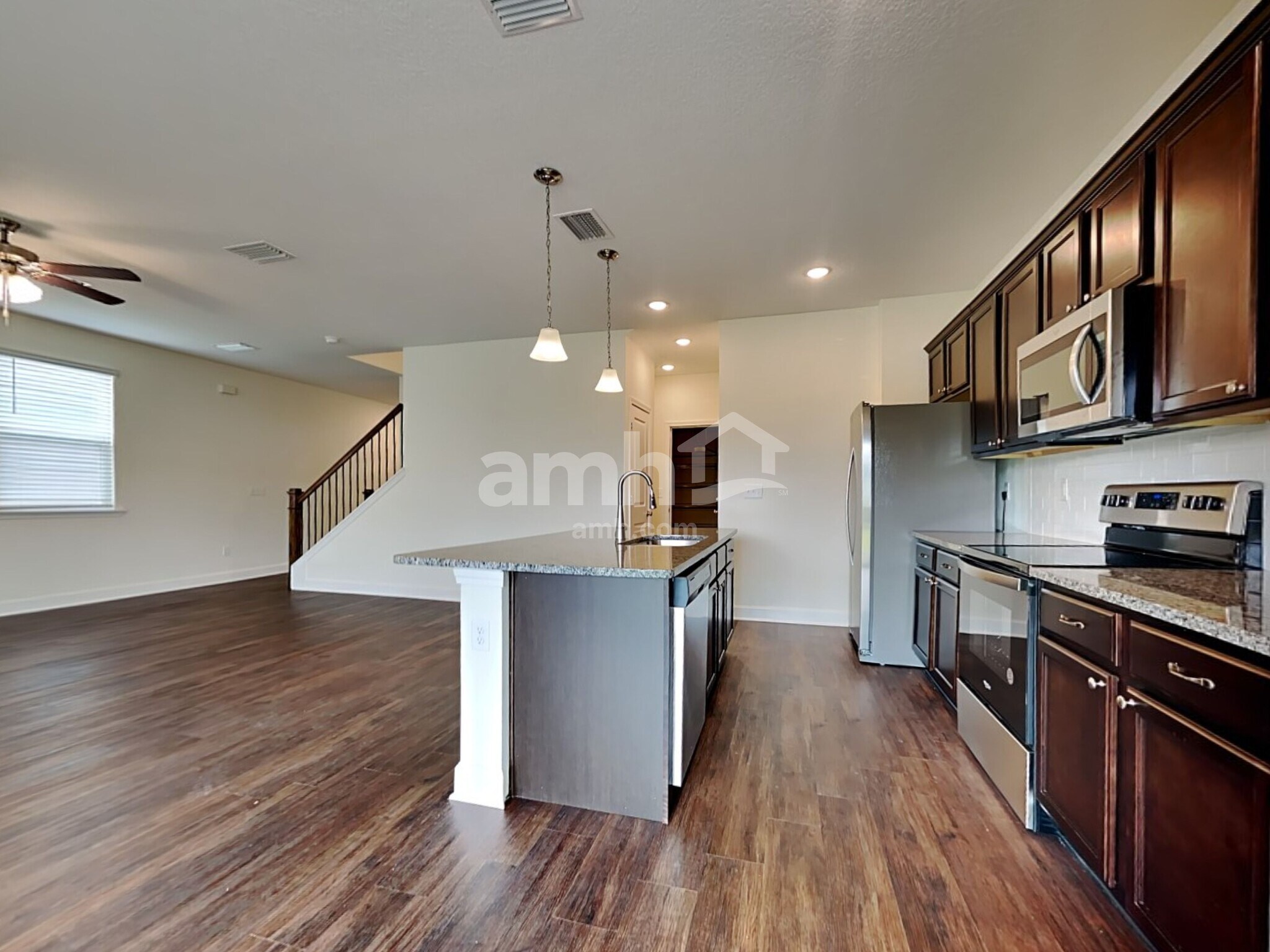 Building Photo - 927 Tan Tara Trl